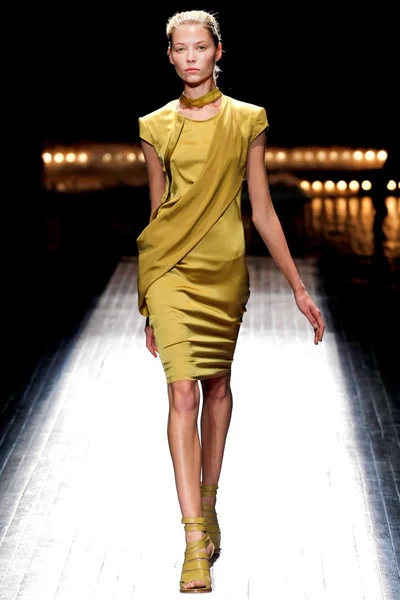 Look 26